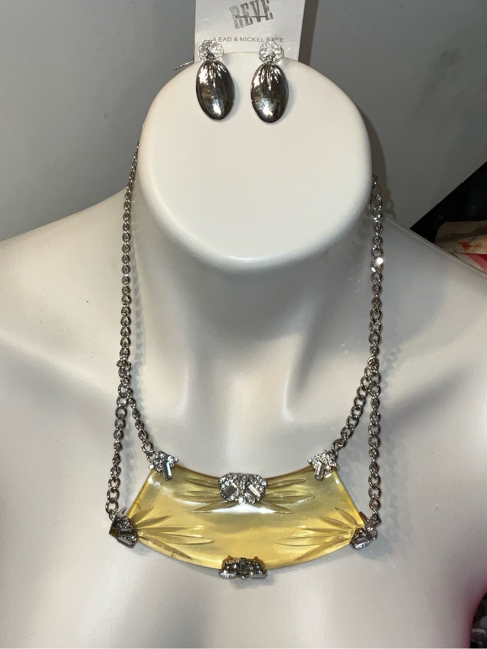 1980s geometries mid-century Statement Set Yellow Lucite Bib Necklace Earring NW